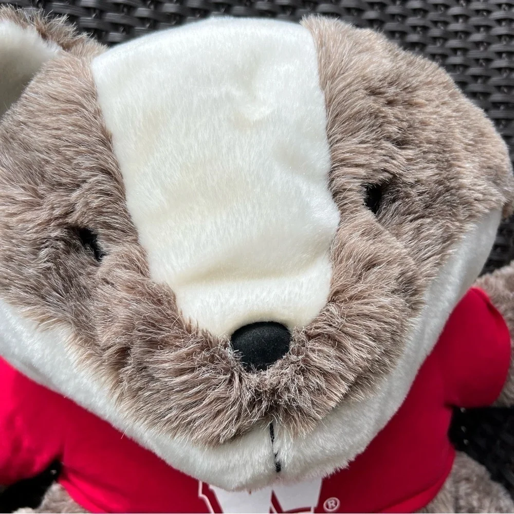 BUCKY BADGER Chelsea Teddy Bear LARGE Plush University of Wisconsin Stuffe 18x23
